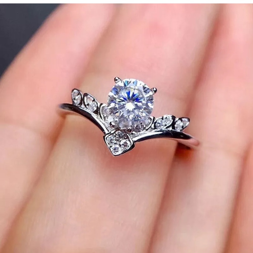 Gorgeous 925 Silver Rings White Sapphire Rings - Picture 2 of 4